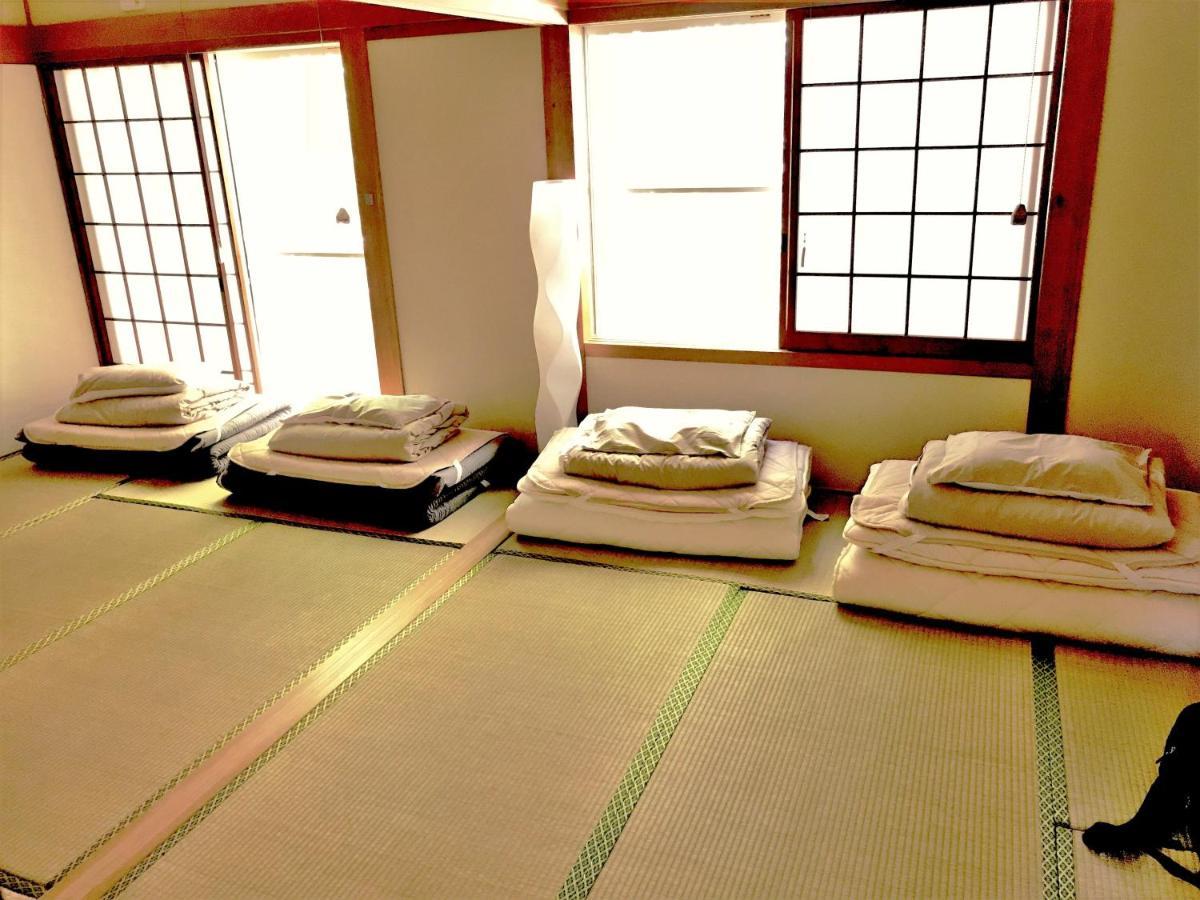 Tsushima White House Bed & Breakfast Exterior photo